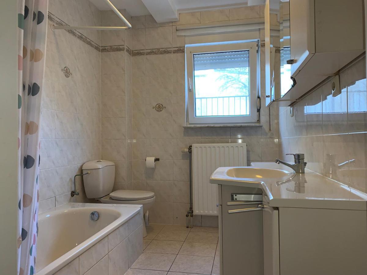 Large Room In Schuttrange Free Parking 10Mins To Airport Excellent Customer Services מראה חיצוני תמונה