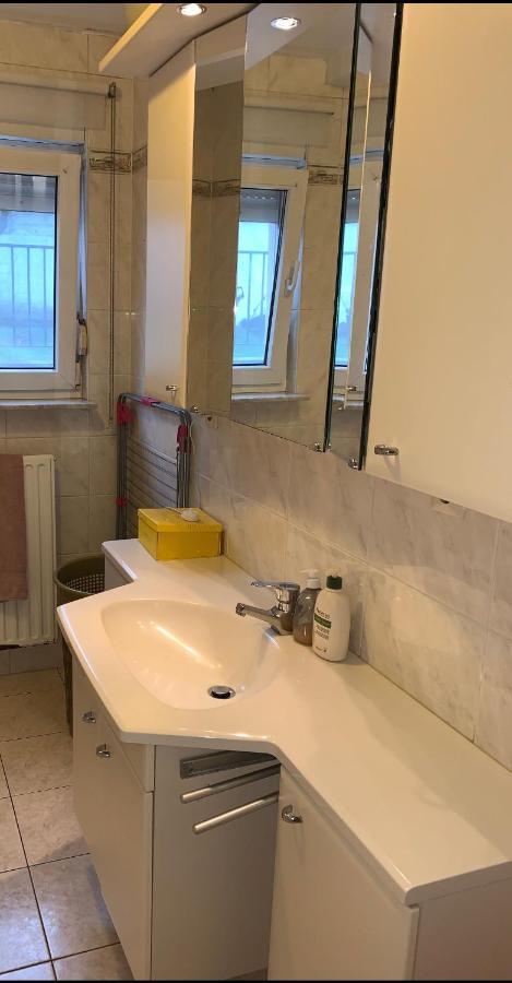 לוקסמבורג Large Room In Schuttrange Free Parking 10Mins To Airport Excellent Customer Services מראה חיצוני תמונה