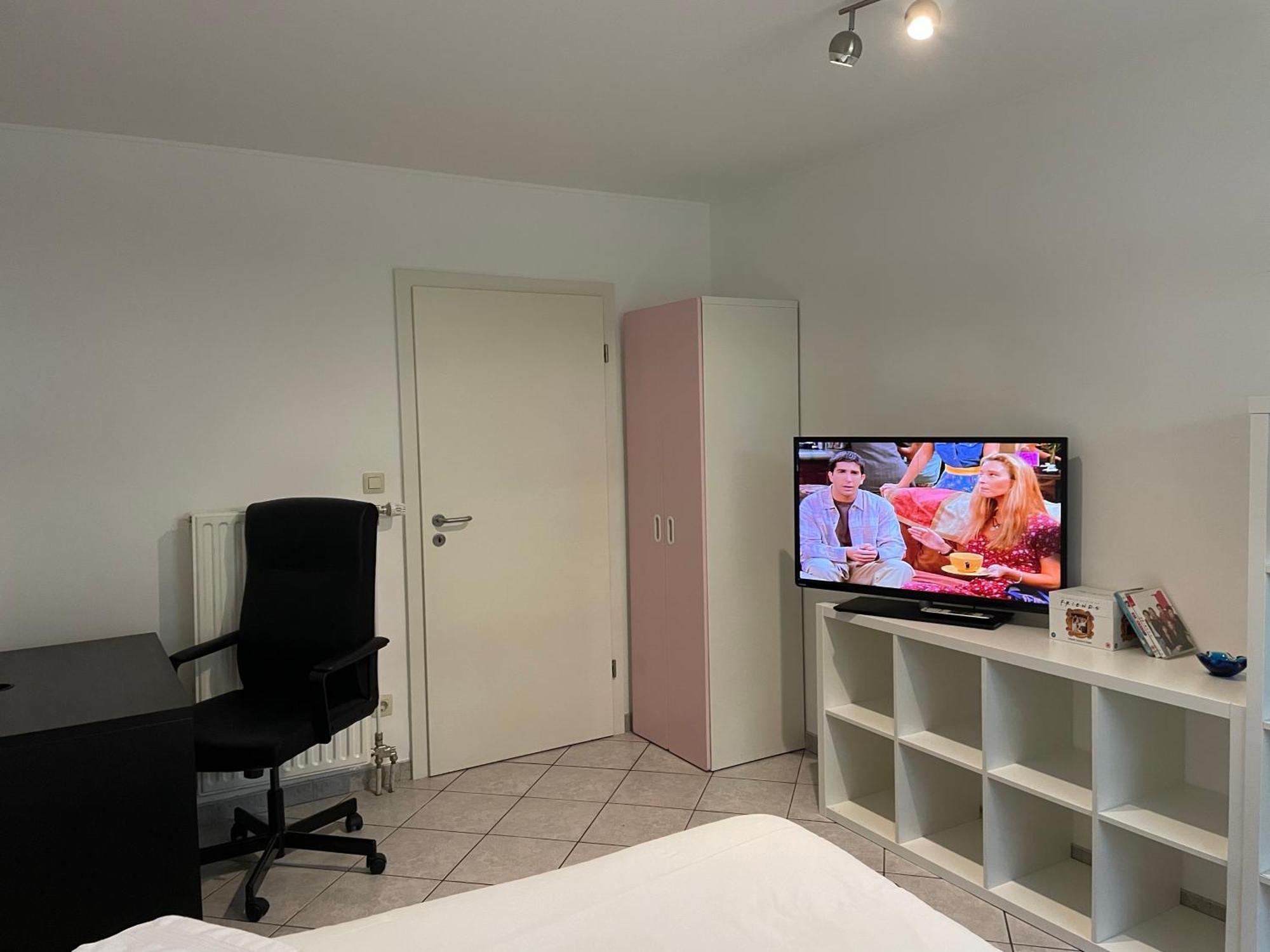 לוקסמבורג Large Room In Schuttrange Free Parking 10Mins To Airport Excellent Customer Services מראה חיצוני תמונה