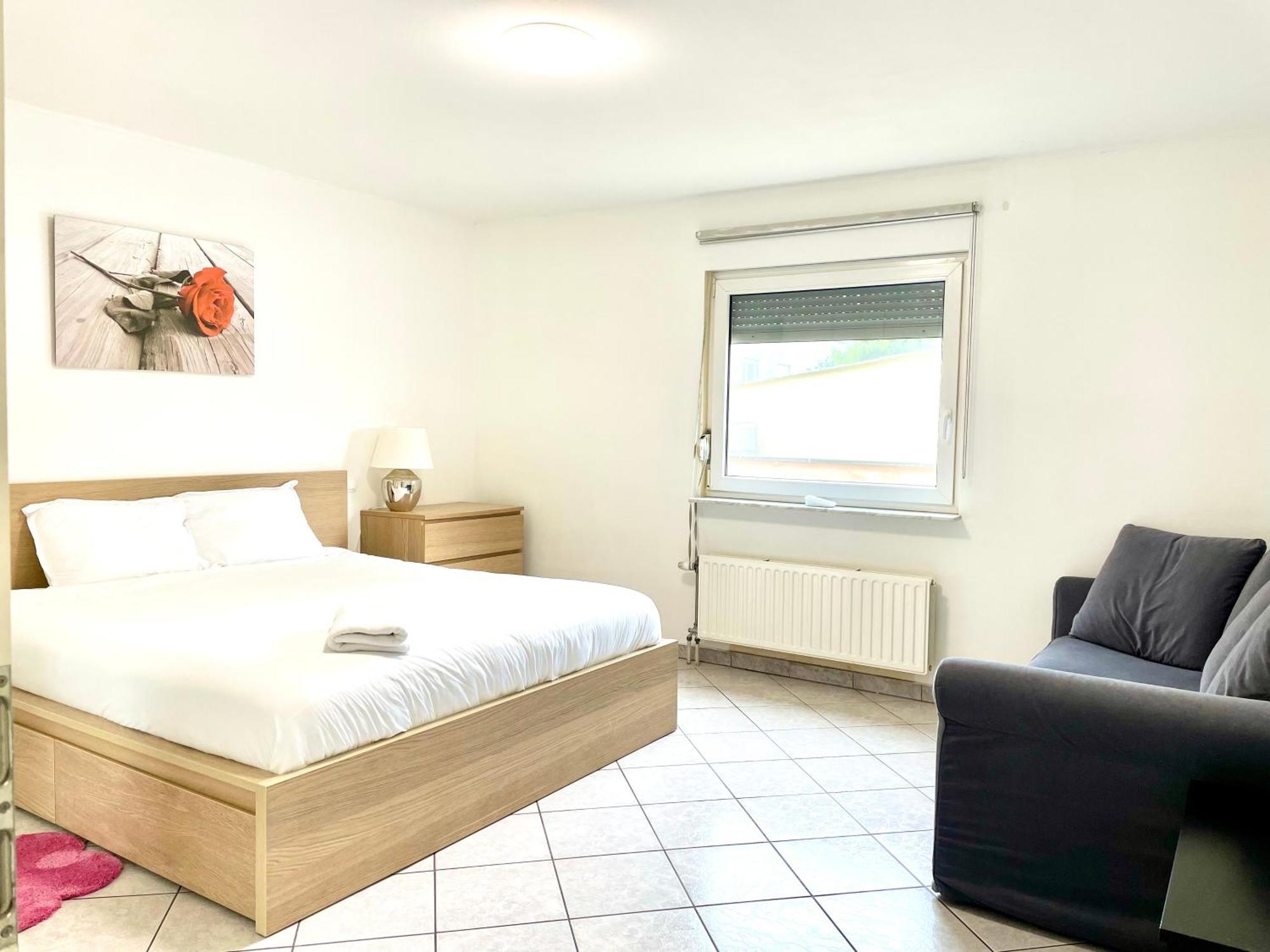 לוקסמבורג Large Room In Schuttrange Free Parking 10Mins To Airport Excellent Customer Services מראה חיצוני תמונה